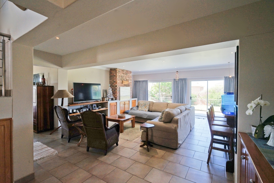 4 Bedroom Property for Sale in Kidds Beach Eastern Cape